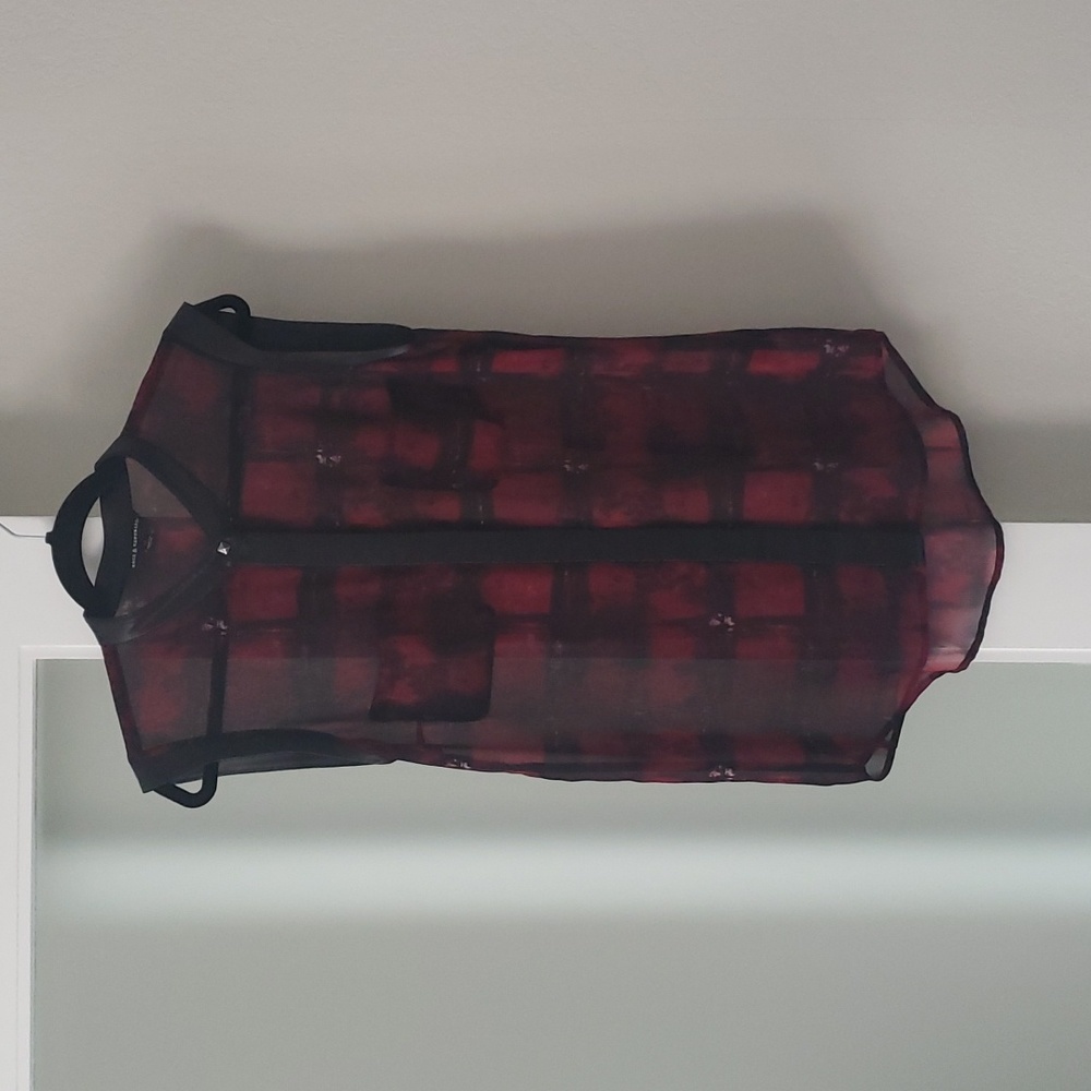 Rock & Republic Size M Sheer Red Print Sleeveless Blouse
